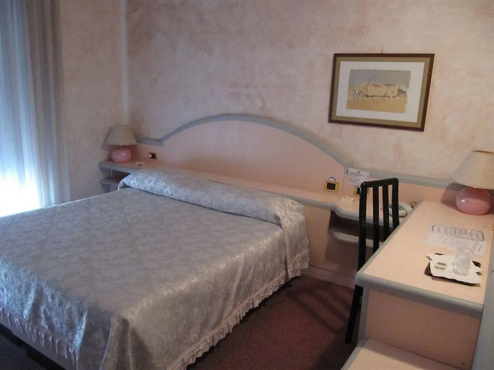 Hotel Grazia Deledda Sassari 4*,  Włochy