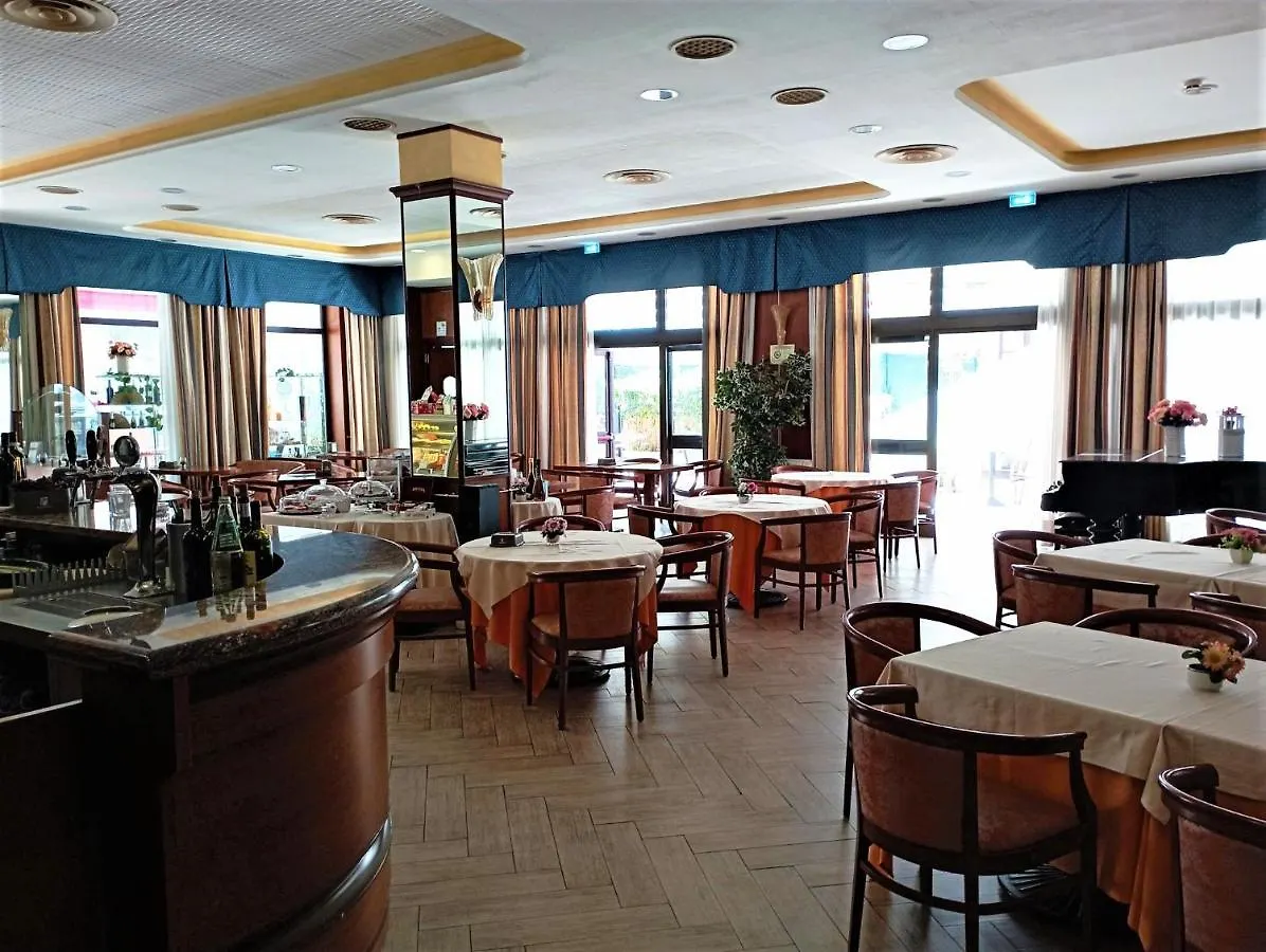 Hotel Grazia Deledda サッサリ 4*,