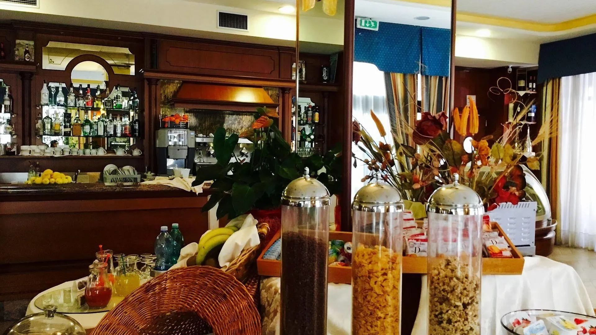****  Hotel Grazia Deledda サッサリ イタリア